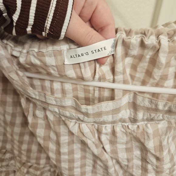 Brown Gingham Dress with Lace Trim - Picture 4 of 4